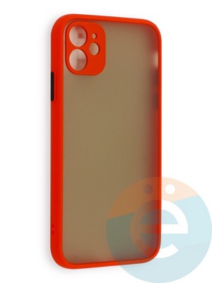 Накладка пластиковая с силиконовой окантовкой с защищенной камерой для iPhone 11 красная - фото 40554