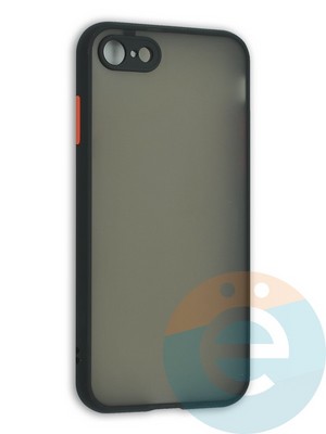 Накладка пластиковая с силиконовой окантовкой с защищенной камерой для iPhone 7/8/SE 2020 черная - фото 41901
