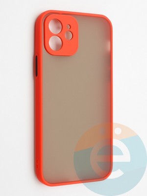 Накладка пластиковая с силиконовой окантовкой с защищенной камерой для iPhone 12 красная - фото 42260