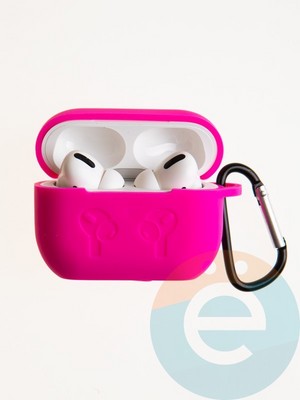 Чехол силиконовый для наушников Apple AirPods Pro 2 с логотипом и карабином малиновый - фото 57353